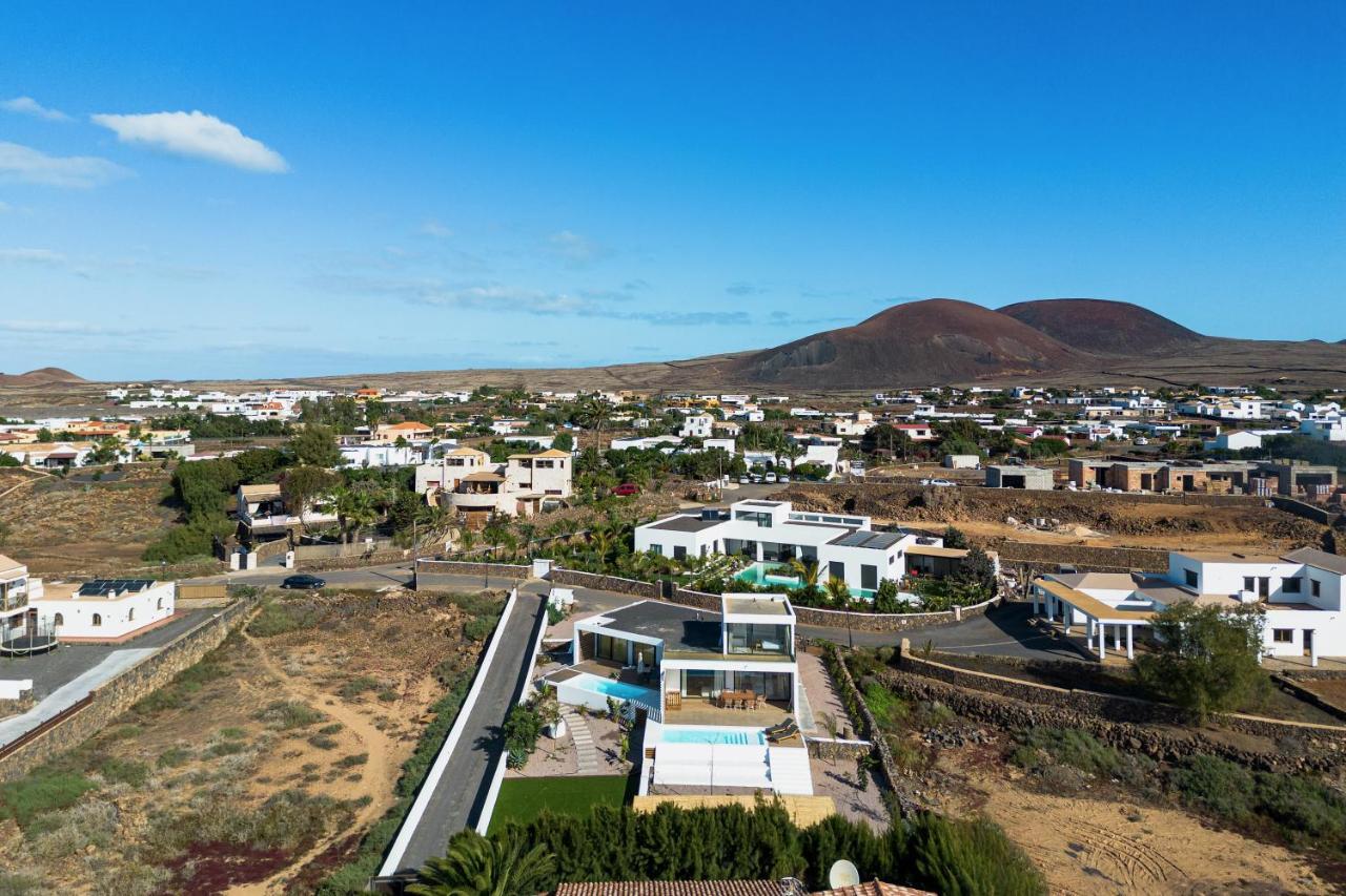 Villa Elena, Luxery Villa With Swimming Pool! Лахарес Экстерьер фото